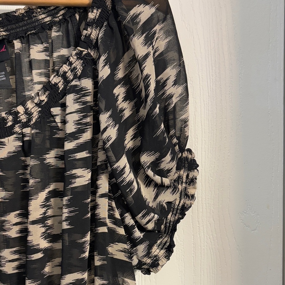 Torrid Monochrome Patterned Blouse - image 3